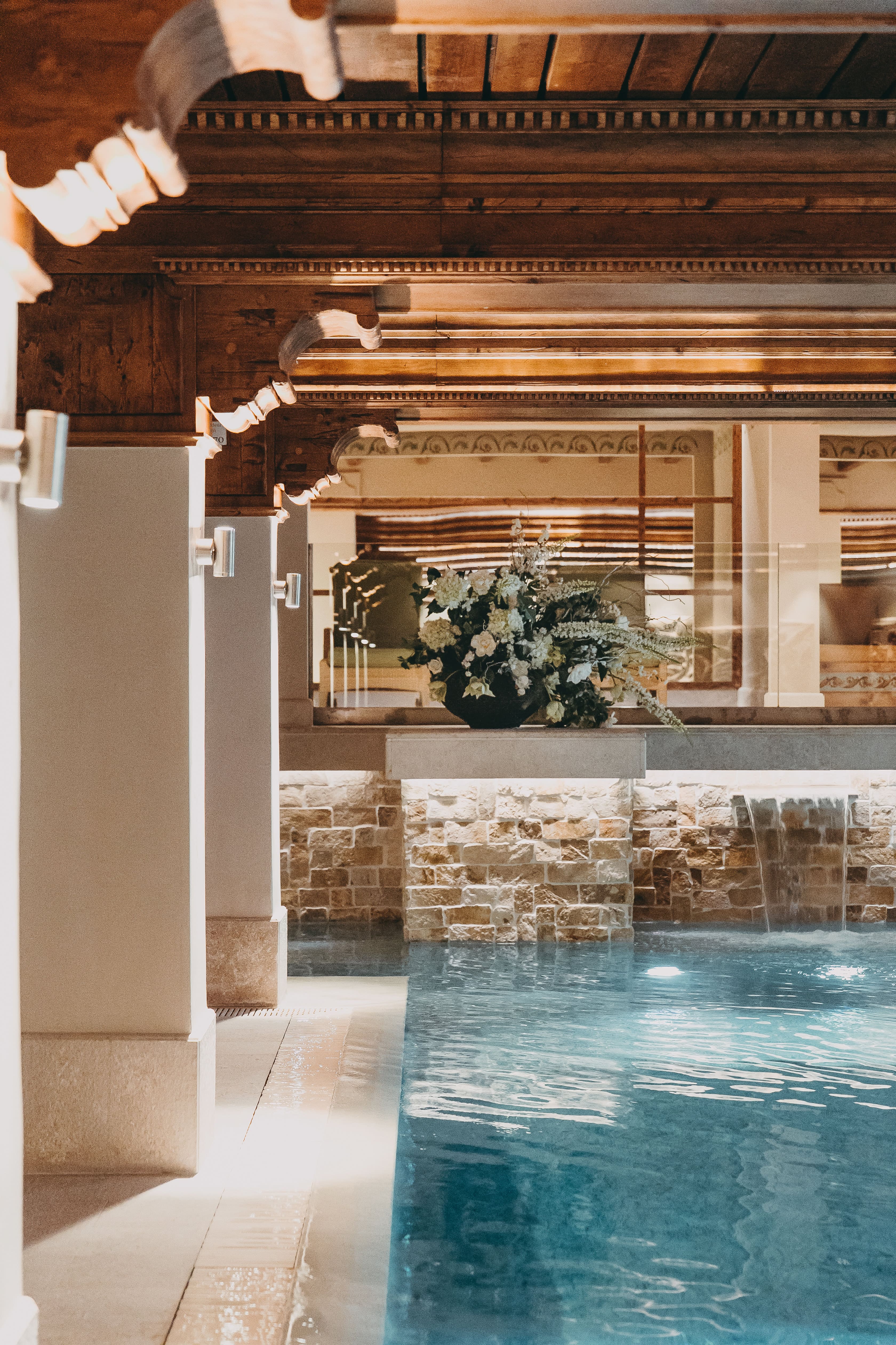 Experiences & Lifestyle